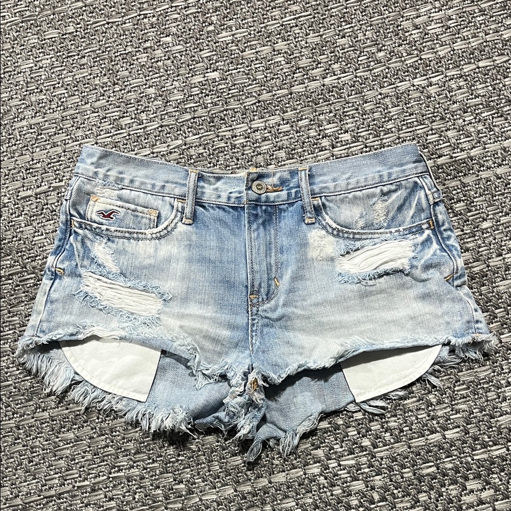 Hollister | Distressed Light Wash Jean Short Shorts W27